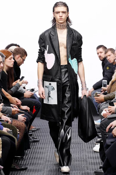 Look 30